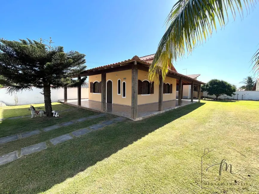 Foto 2 de Casa de Condomínio com 4 quartos à venda, 600m2 em Araruama - RJ