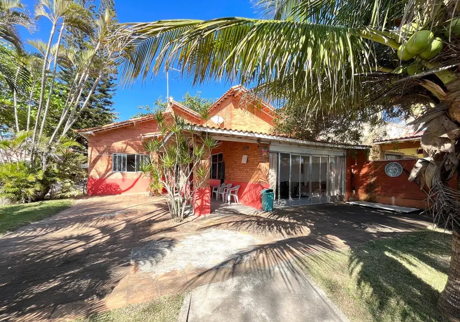 Foto 1 de Casa com 4 quartos à venda em Araruama - RJ