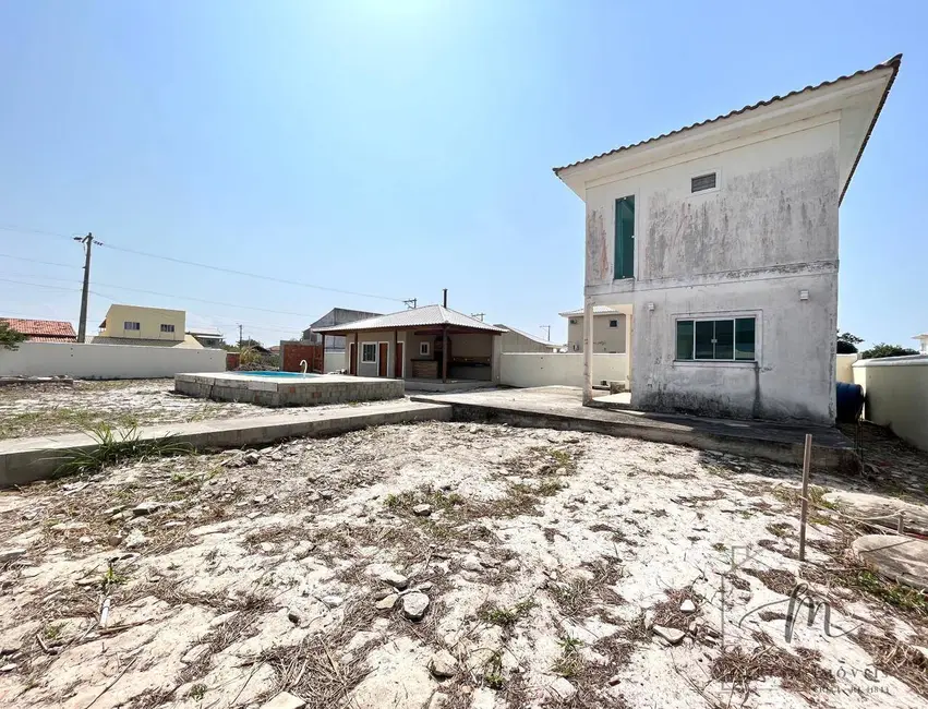 Foto 3 de Casa de Condomínio com 3 quartos à venda em Arraial Do Cabo - RJ