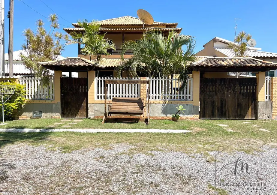 Foto 1 de Casa de Condomínio com 4 quartos à venda em Praia Seca, Araruama - RJ