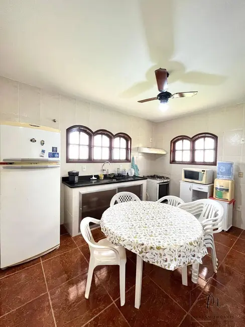 Foto 6 de Casa com 2 quartos à venda, 495m2 em Araruama - RJ