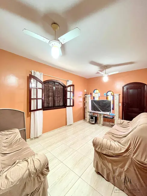 Foto 3 de Casa com 2 quartos à venda, 495m2 em Araruama - RJ