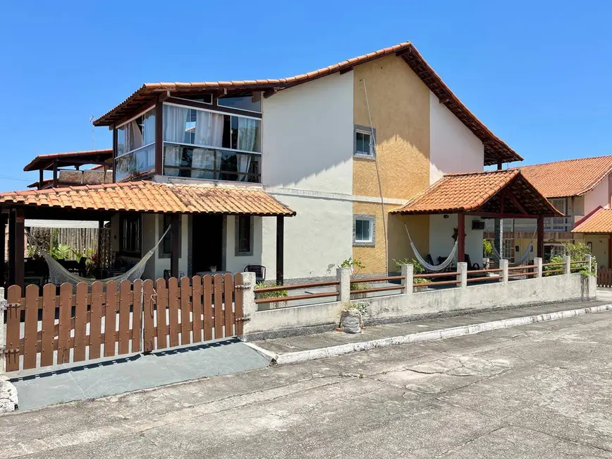 Foto 1 de Casa de Condomínio com 3 quartos à venda em Araruama - RJ