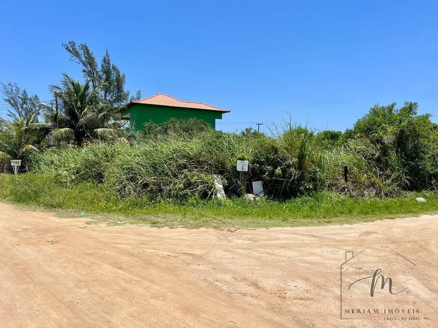 Foto 1 de Terreno / Lote à venda, 465m2 em Araruama - RJ