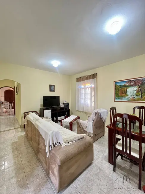 Foto 4 de Casa com 3 quartos à venda, 574m2 em Araruama - RJ