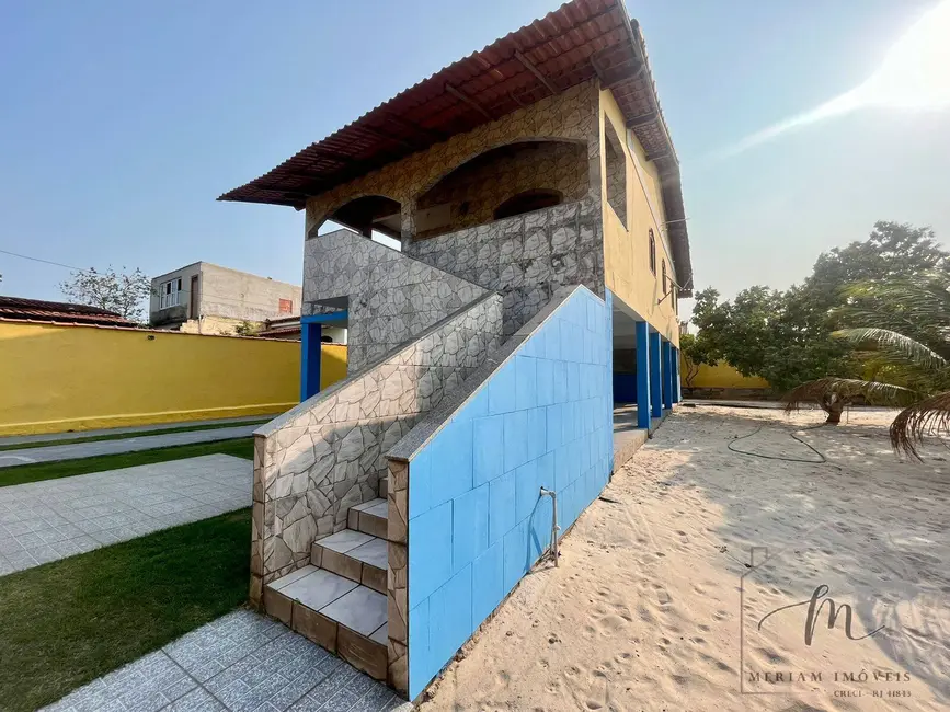 Foto 2 de Casa com 3 quartos à venda, 574m2 em Araruama - RJ