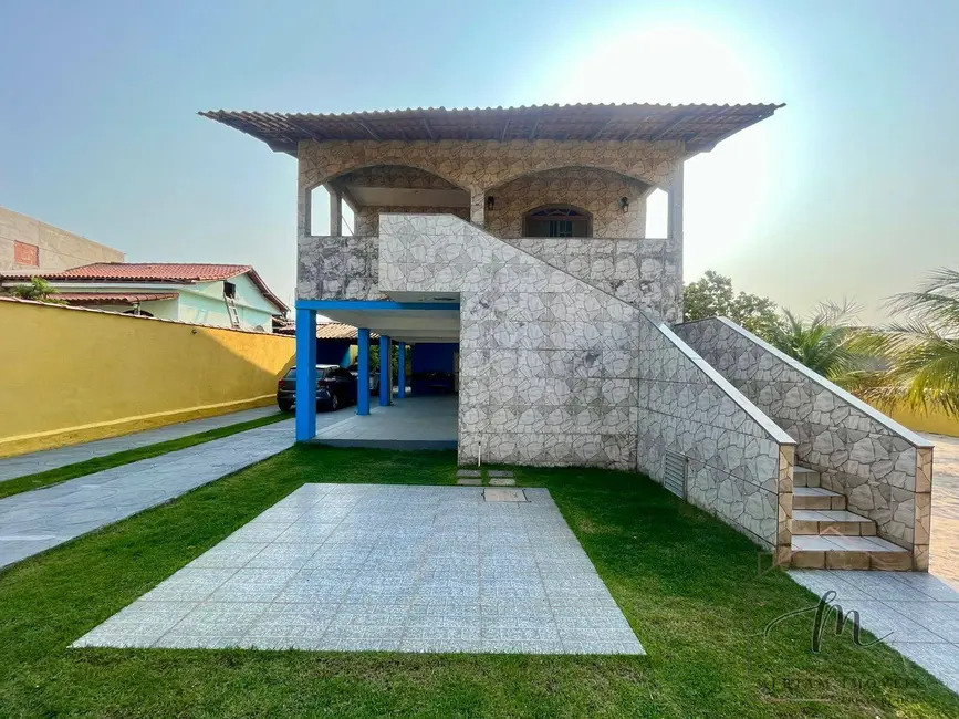 Foto 3 de Casa com 3 quartos à venda, 574m2 em Araruama - RJ