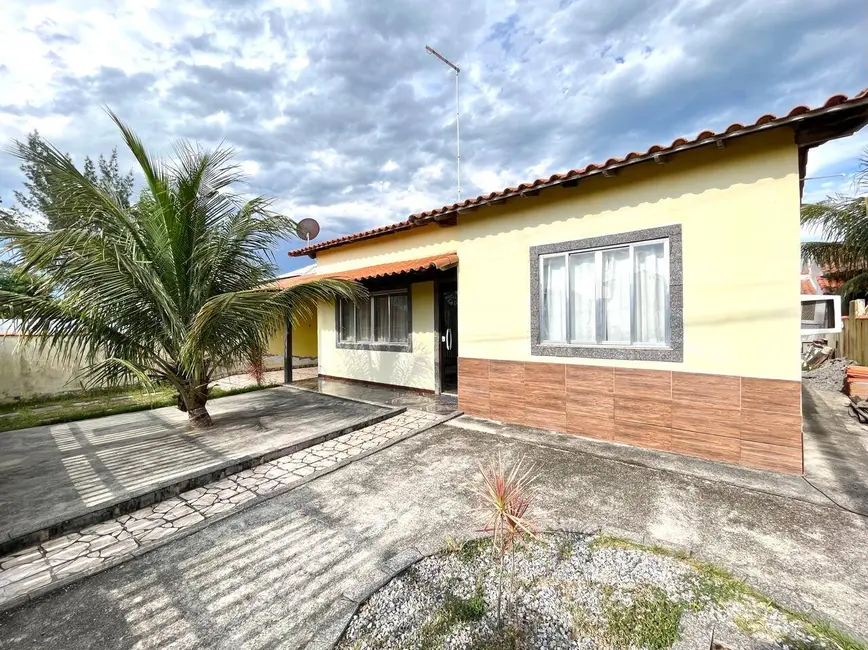 Foto 2 de Casa de Condomínio com 4 quartos à venda, 315m2 em Praia Seca, Araruama - RJ
