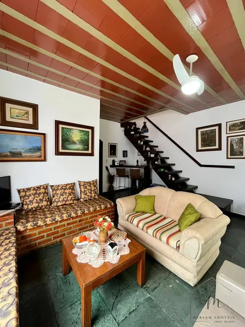 Casa com 3 quartos à venda, 360m2 em Praia Seca, Araruama - RJ - imagem 7 Foto 7 de Casa com 3 quartos à venda, 360m2 em Praia Seca, Araruama - RJ