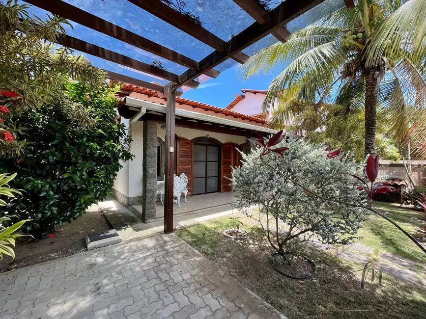 Foto 2 de Casa de Condomínio com 3 quartos à venda, 360m2 em Araruama - RJ