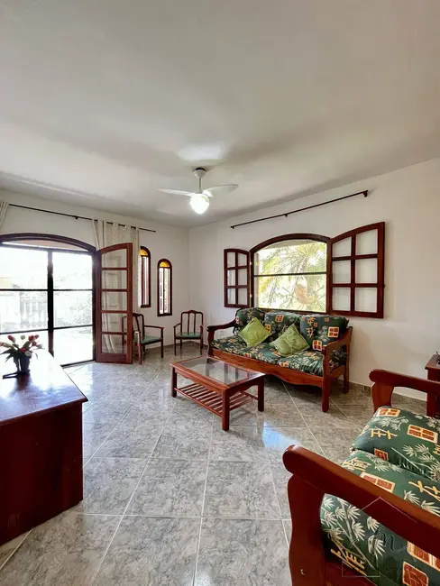 Foto 5 de Casa de Condomínio com 3 quartos à venda, 360m2 em Araruama - RJ