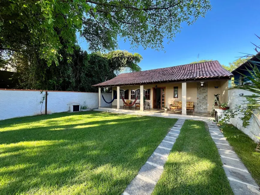 Foto 2 de Casa com 2 quartos à venda, 360m2 em Praia Seca, Araruama - RJ