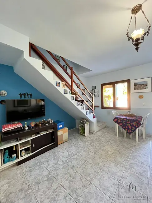 Foto 4 de Casa com 2 quartos à venda em Araruama - RJ