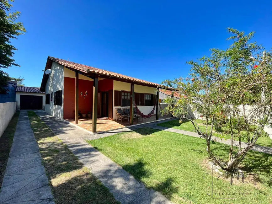 Foto 2 de Casa com 2 quartos à venda em Araruama - RJ