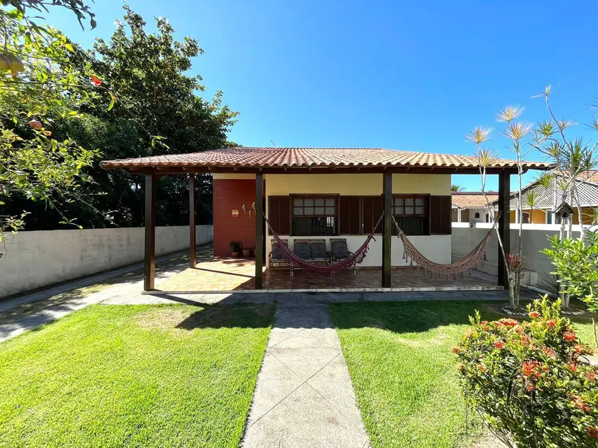 Foto 3 de Casa com 2 quartos à venda em Araruama - RJ