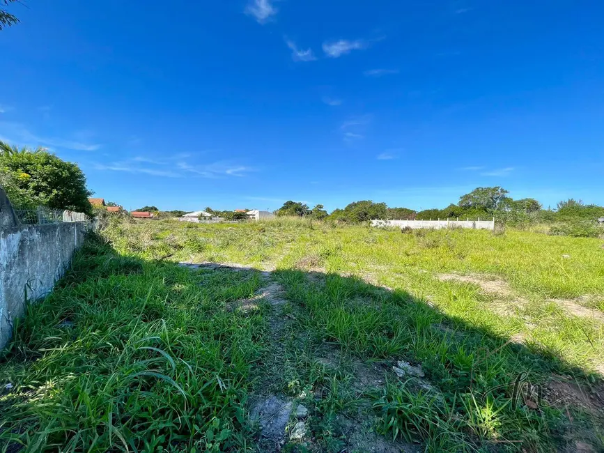 Foto 3 de Terreno / Lote à venda, 811m2 em Araruama - RJ