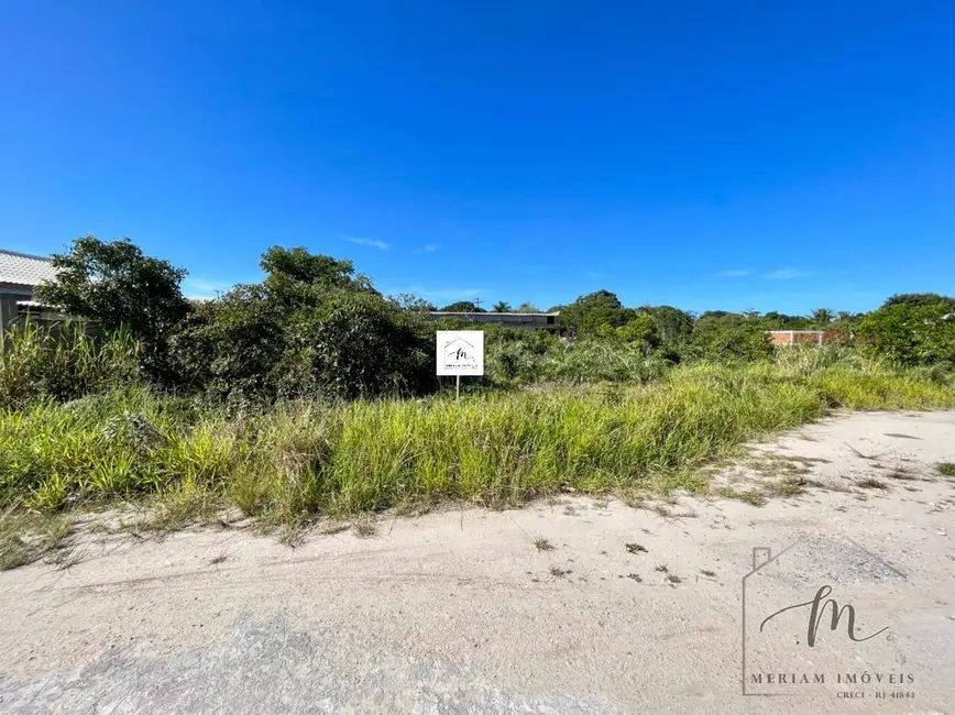 Foto 2 de Terreno / Lote à venda, 574m2 em Araruama - RJ