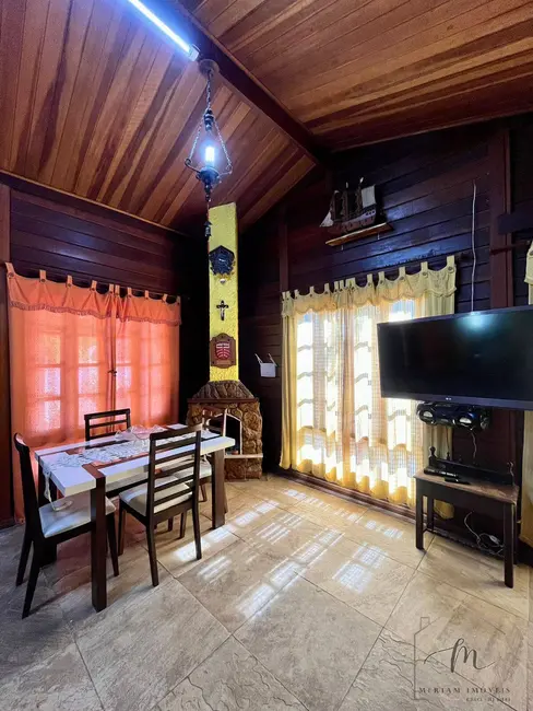 Casa com 4 quartos à venda, 450m2 em Praia Seca, Araruama - RJ - imagem 4 Foto 4 de Casa com 4 quartos à venda, 450m2 em Praia Seca, Araruama - RJ