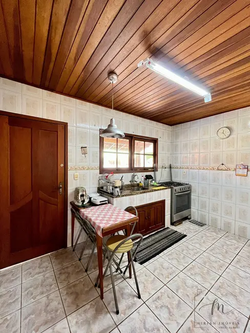 Casa com 4 quartos à venda, 450m2 em Praia Seca, Araruama - RJ - imagem 7 Foto 7 de Casa com 4 quartos à venda, 450m2 em Praia Seca, Araruama - RJ