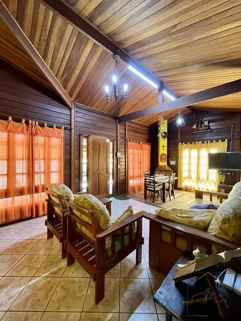 Casa com 4 quartos à venda, 450m2 em Praia Seca, Araruama - RJ - imagem 3 Foto 3 de Casa com 4 quartos à venda, 450m2 em Praia Seca, Araruama - RJ
