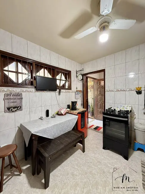 Foto 8 de Casa com 2 quartos à venda em Araruama - RJ