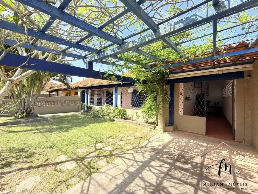 Casa com 4 quartos à venda, 360m2 em Araruama - RJ - imagem 2 Foto 2 de Casa com 4 quartos à venda, 360m2 em Araruama - RJ