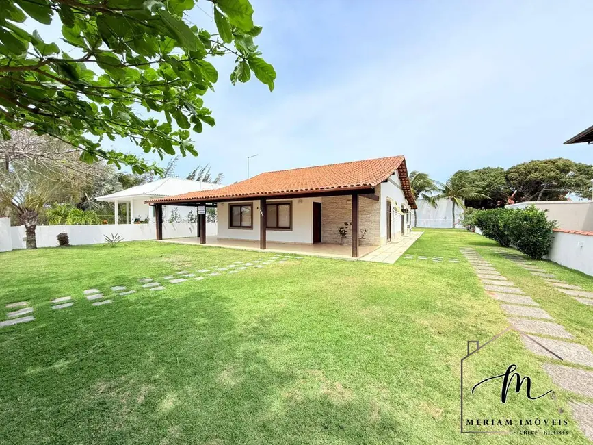 Foto 1 de Casa com 4 quartos à venda, 900m2 em Araruama - RJ