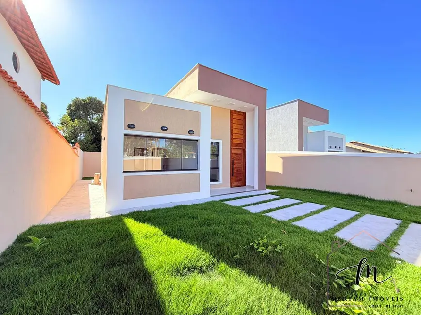 Foto 2 de Casa com 3 quartos à venda, 300m2 em Araruama - RJ