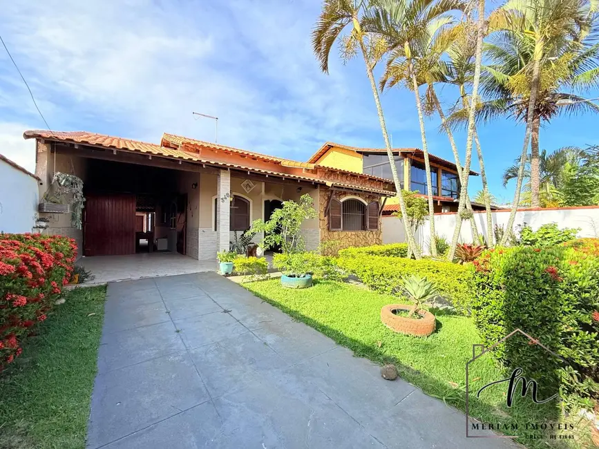 Foto 1 de Casa com 2 quartos à venda, 360m2 em Araruama - RJ