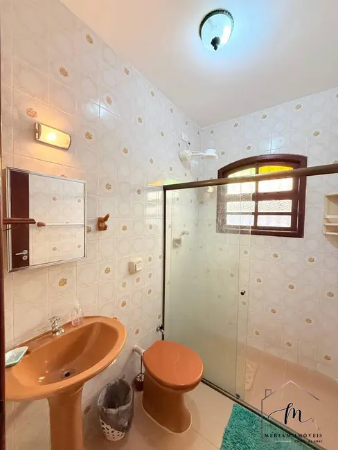 Foto 8 de Casa com 2 quartos à venda, 360m2 em Araruama - RJ