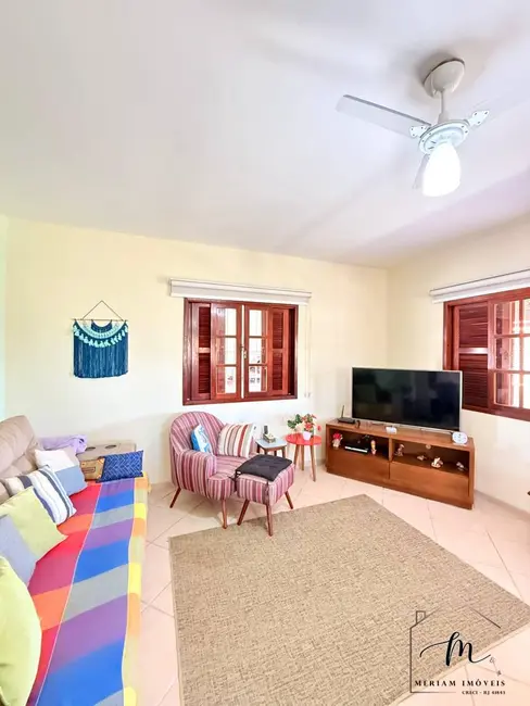 Foto 6 de Casa com 4 quartos à venda, 450m2 em Araruama - RJ