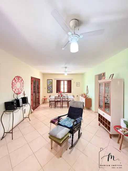 Foto 7 de Casa com 4 quartos à venda, 450m2 em Araruama - RJ