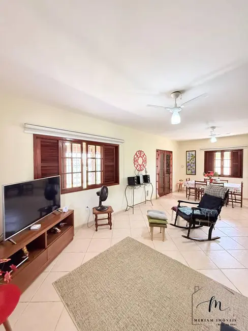 Foto 5 de Casa com 4 quartos à venda, 450m2 em Araruama - RJ