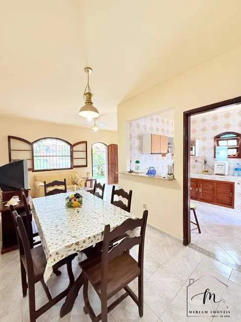 Foto 6 de Casa com 3 quartos à venda, 360m2 em Araruama - RJ