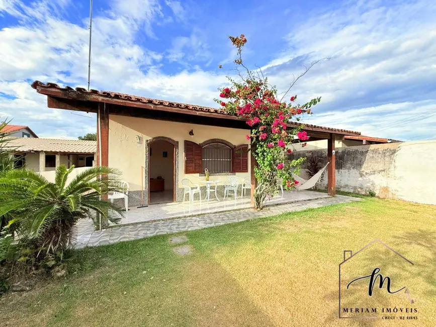 Foto 1 de Casa com 3 quartos à venda, 360m2 em Araruama - RJ