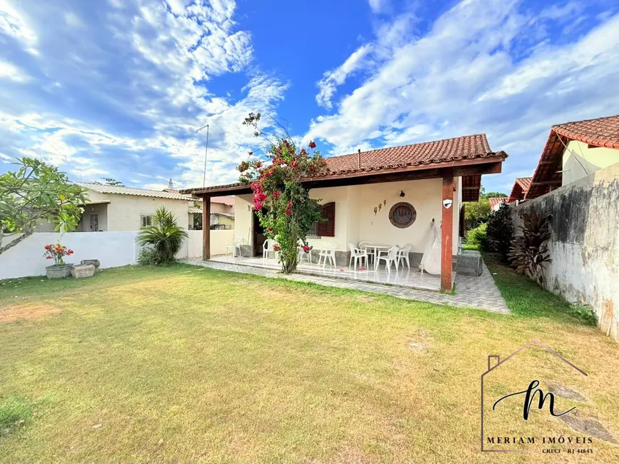 Foto 3 de Casa com 3 quartos à venda, 360m2 em Araruama - RJ