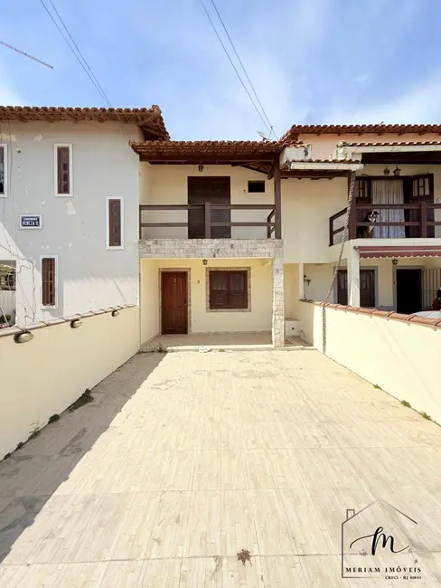 Foto 1 de Casa com 2 quartos à venda em Araruama - RJ