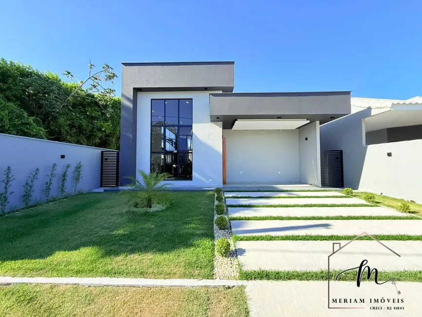 Foto 1 de Casa com 4 quartos à venda, 360m2 em Araruama - RJ