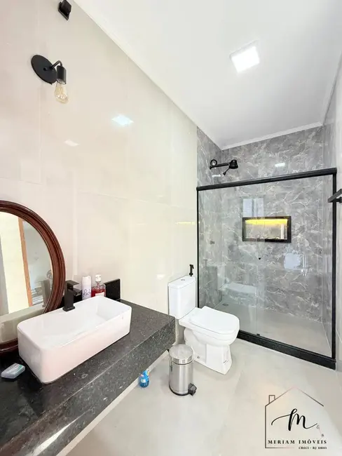 Foto 9 de Casa com 4 quartos à venda, 360m2 em Araruama - RJ