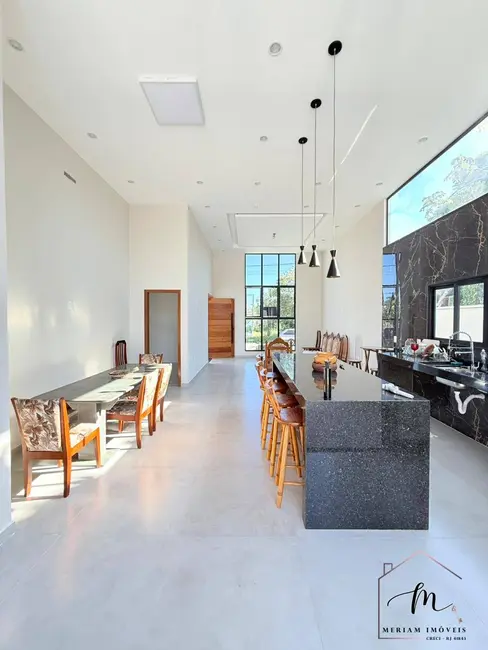 Foto 6 de Casa com 4 quartos à venda, 360m2 em Araruama - RJ