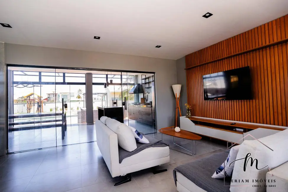 Foto 7 de Casa de Condomínio com 4 quartos à venda em Araruama - RJ