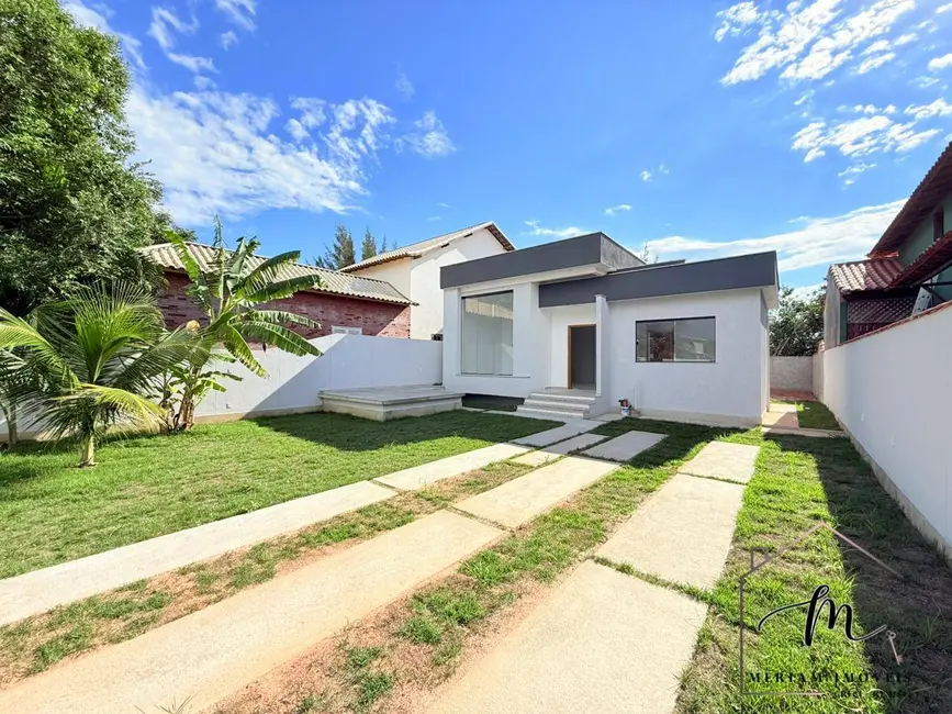 Foto 2 de Casa de Condomínio com 3 quartos à venda, 360m2 em Praia Seca, Araruama - RJ