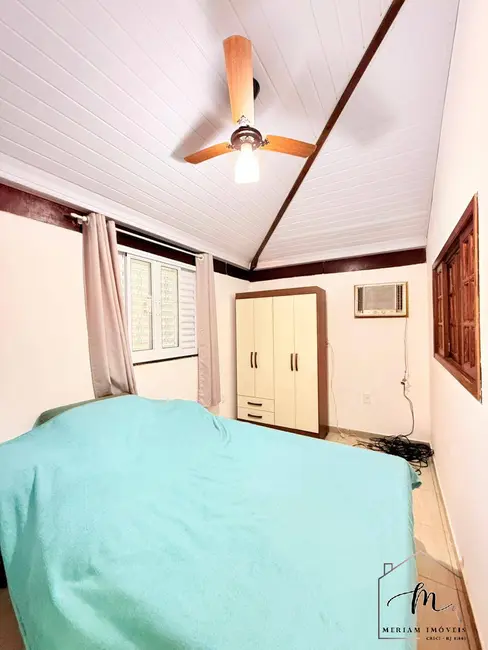 Foto 8 de Casa com 3 quartos à venda em Araruama - RJ