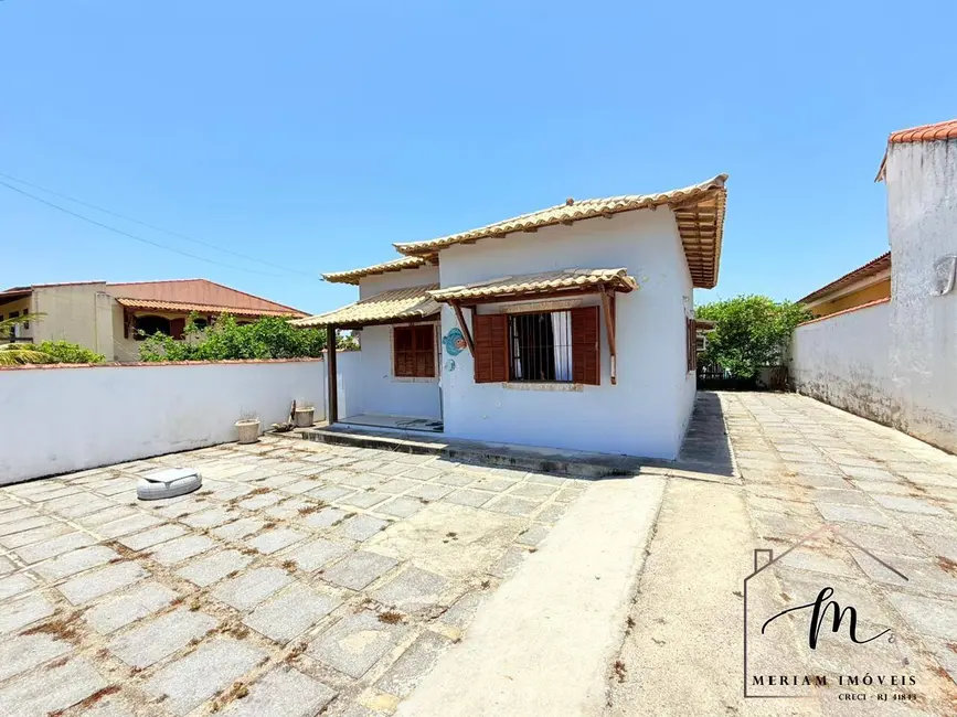 Foto 1 de Casa com 3 quartos à venda em Araruama - RJ