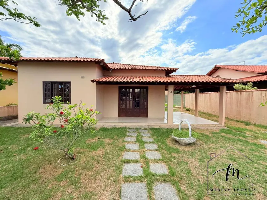 Foto 2 de Casa de Condomínio com 4 quartos à venda, 360m2 em Araruama - RJ