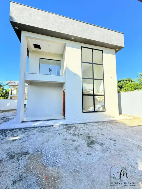 Foto 2 de Casa com 3 quartos à venda em Araruama - RJ