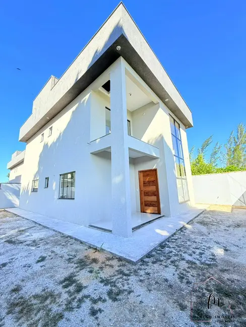 Foto 3 de Casa com 3 quartos à venda em Araruama - RJ
