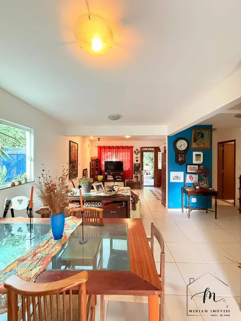 Foto 6 de Casa com 5 quartos à venda, 360m2 em Araruama - RJ