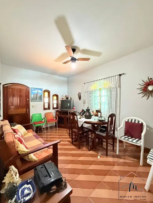 Foto 5 de Casa com 4 quartos à venda, 360m2 em Araruama - RJ