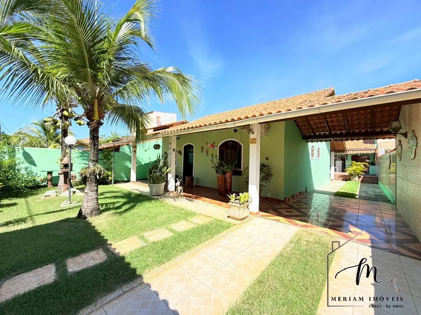 Foto 1 de Casa com 4 quartos à venda, 360m2 em Araruama - RJ
